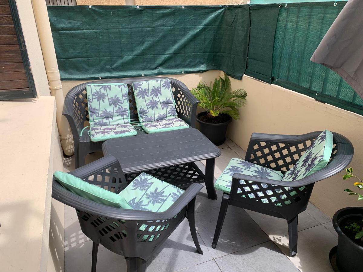 Grand Studio Tres Agreable Avec Bar, Cuisine Et Terrasse Cagnes-sur-Mer Kültér fotó