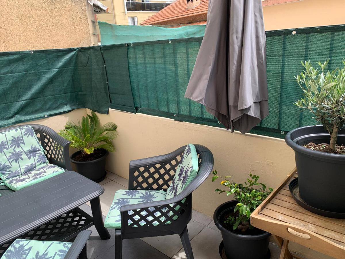 Grand Studio Tres Agreable Avec Bar, Cuisine Et Terrasse Cagnes-sur-Mer Kültér fotó