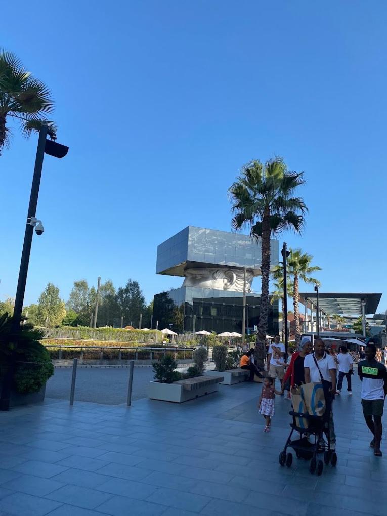 Grand Studio Tres Agreable Avec Bar, Cuisine Et Terrasse Cagnes-sur-Mer Kültér fotó
