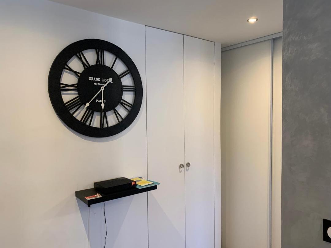 Grand Studio Tres Agreable Avec Bar, Cuisine Et Terrasse Cagnes-sur-Mer Kültér fotó