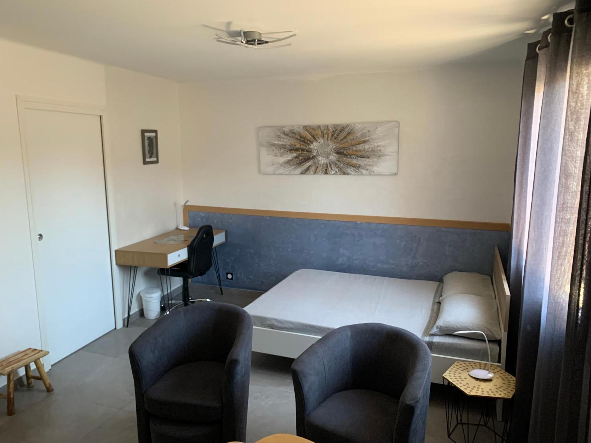 Grand Studio Tres Agreable Avec Bar, Cuisine Et Terrasse Cagnes-sur-Mer Kültér fotó